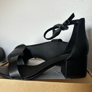Black block heel